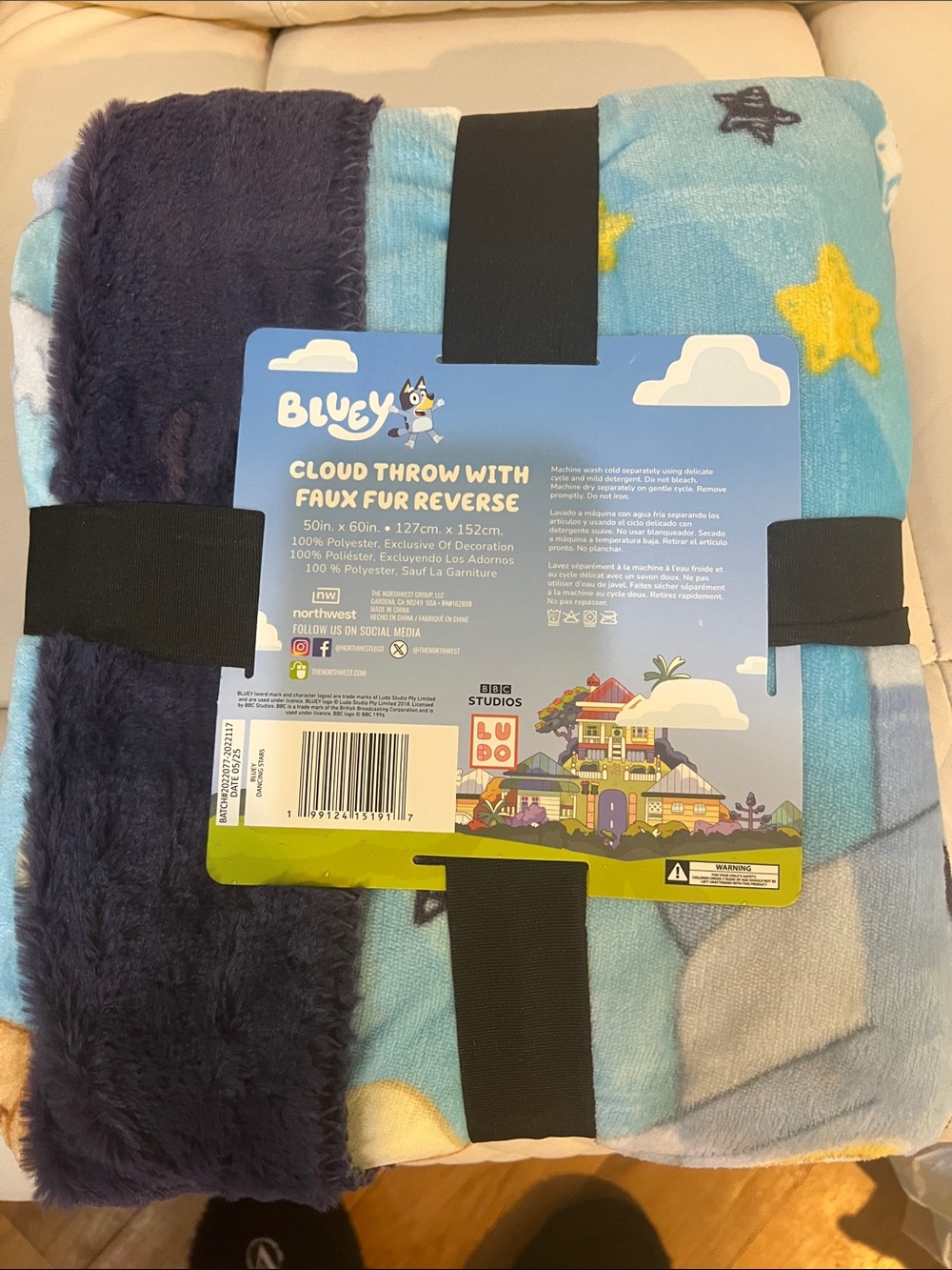 Northwest Bluey Light Blue, Yellow and Navy Cloud Throw with Faux Fur Reverse